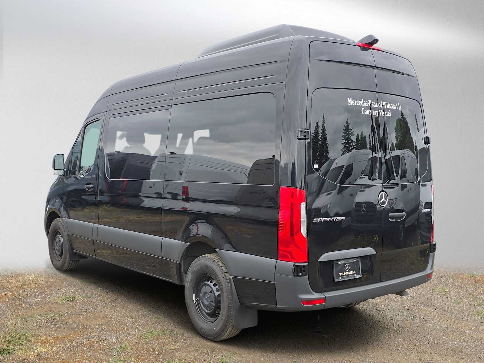 Used 2025 Mercedes-Benz Sprinter 2500 image 5