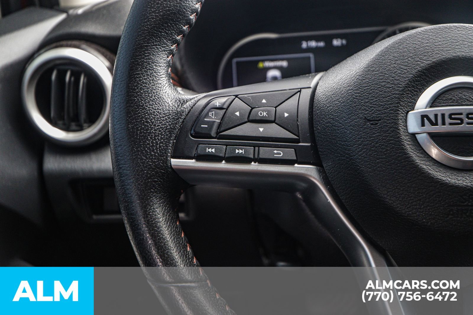 Used 2020 Nissan Versa SR w/ Convenience Package image 31