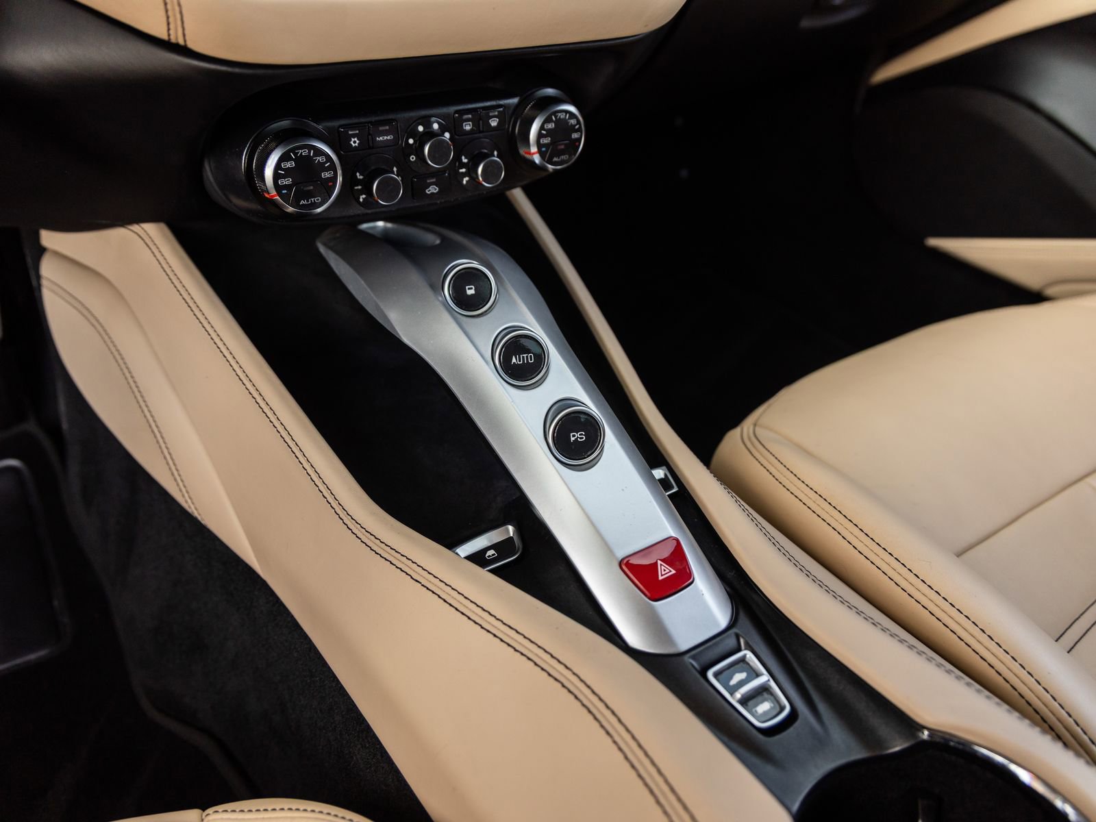 Used 2015 Ferrari California T RWD image 43