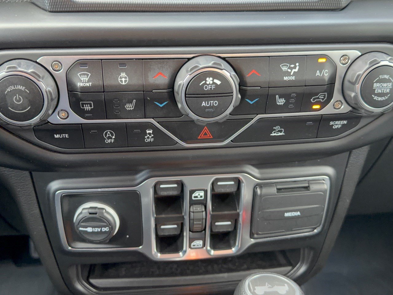 Used 2023 Jeep Wrangler Unlimited Sport w/ Sun And Sound Package AWD/4WD image 22