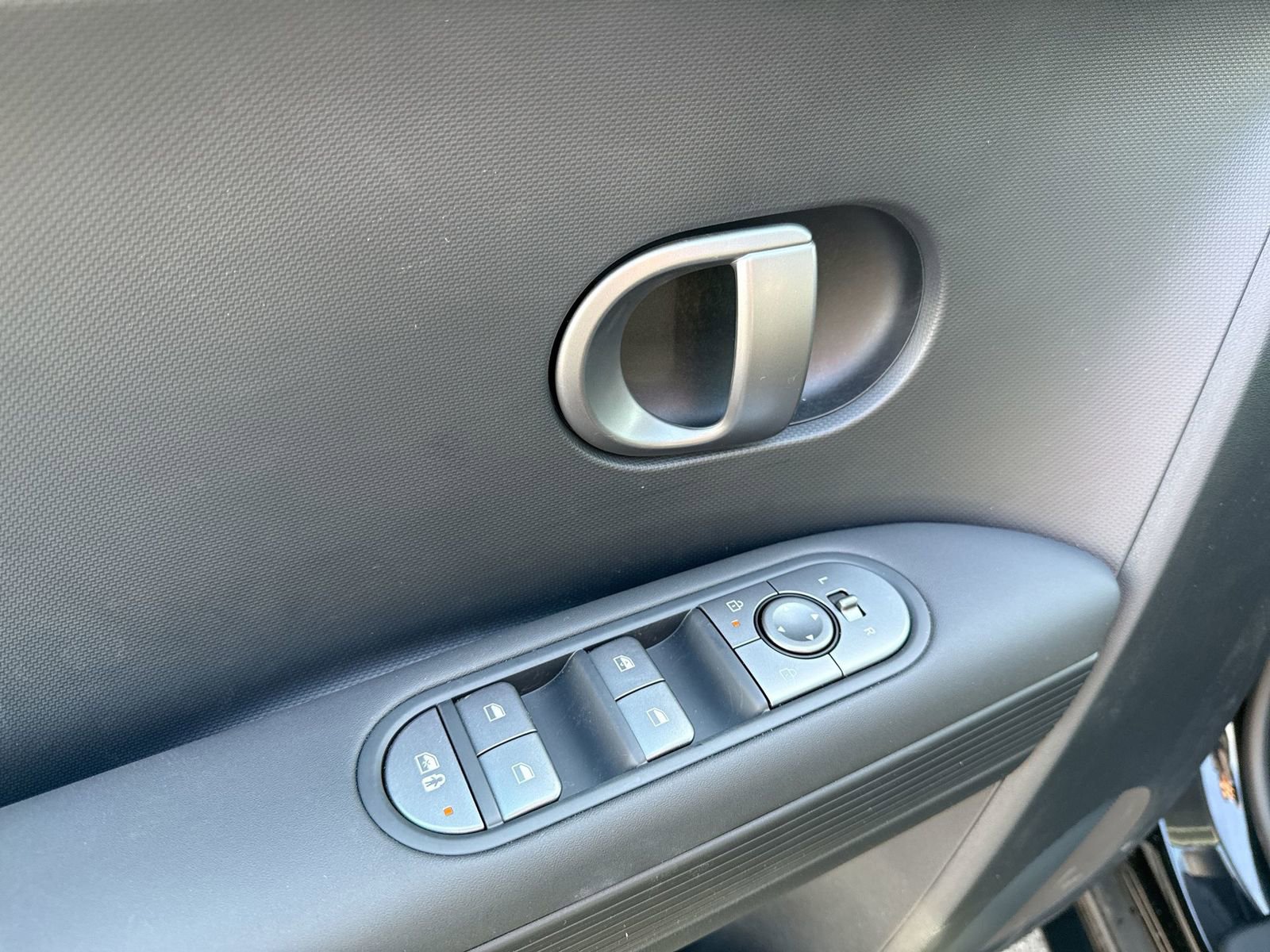 New 2026 Hyundai Ioniq 5 SE AWD/4WD image 15