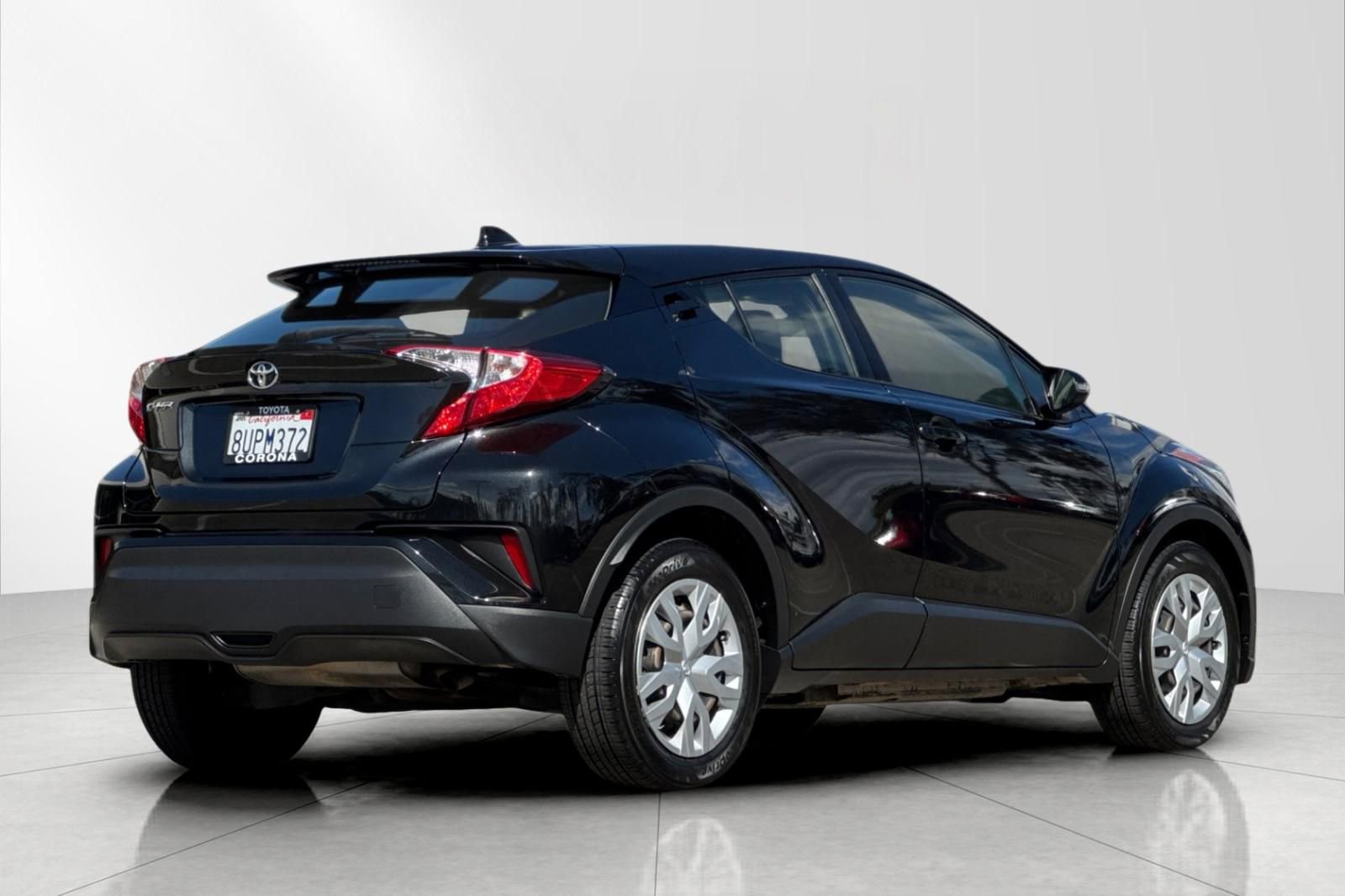 Used 2021 Toyota C-HR LE image 4