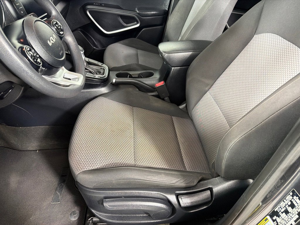 Used 2022 Kia Soul LX w/ Technology Package FWD image 11