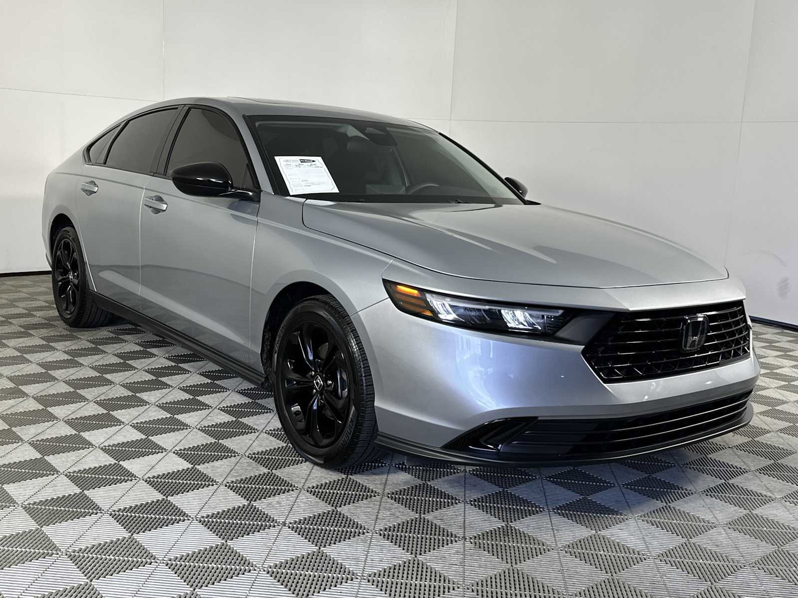 Used 2025 Honda Accord SE image 2