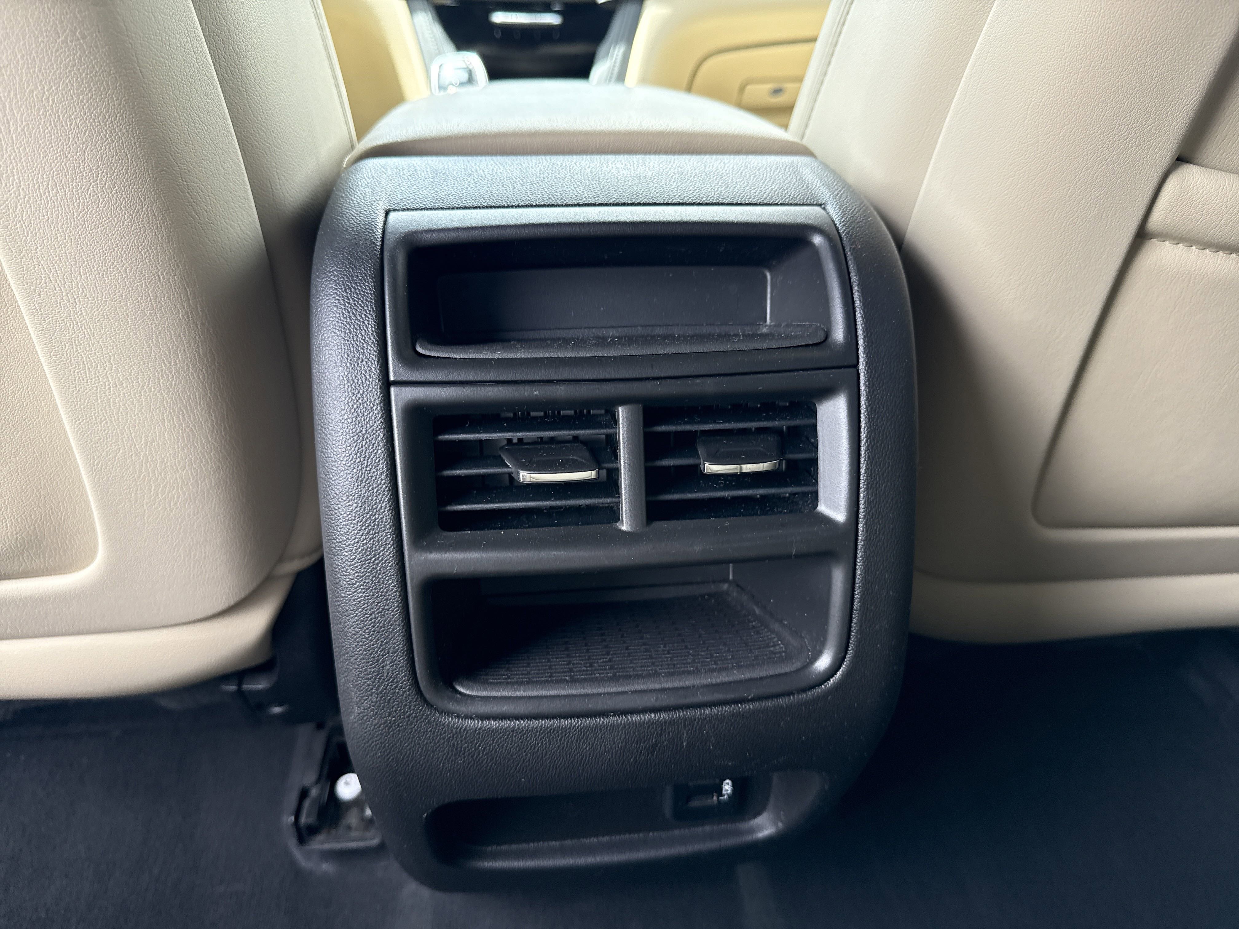 Used 2018 Cadillac XT5 Luxury w/ Driver Awareness Package image 28