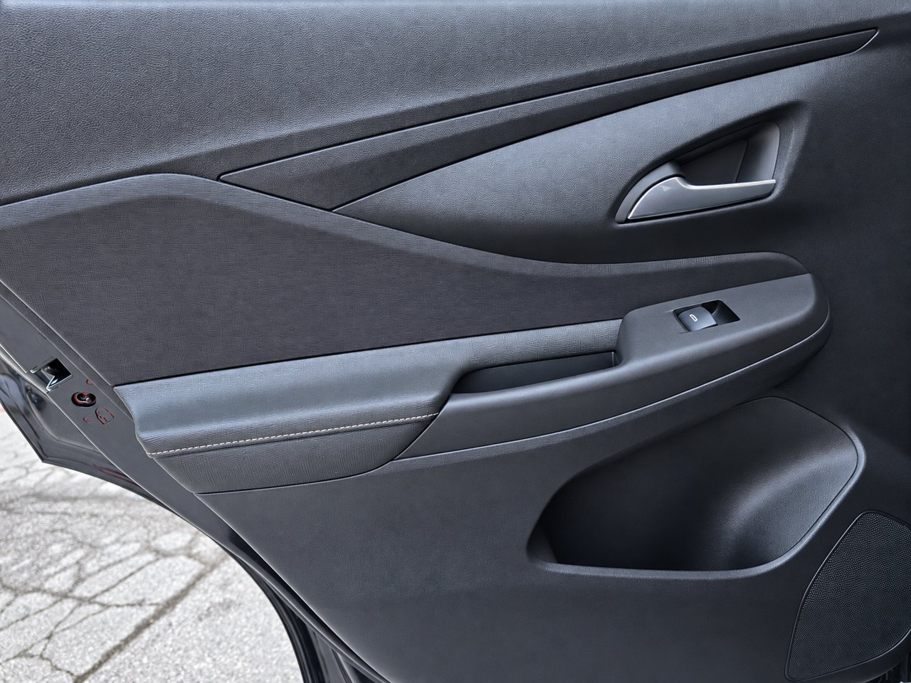 Certified 2025 Buick Envista Avenir FWD image 23