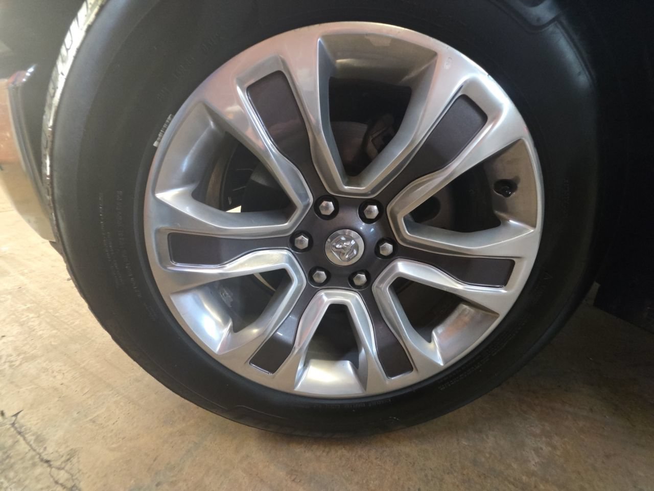 Used 2023 RAM 1500 Limited AWD/4WD image 11