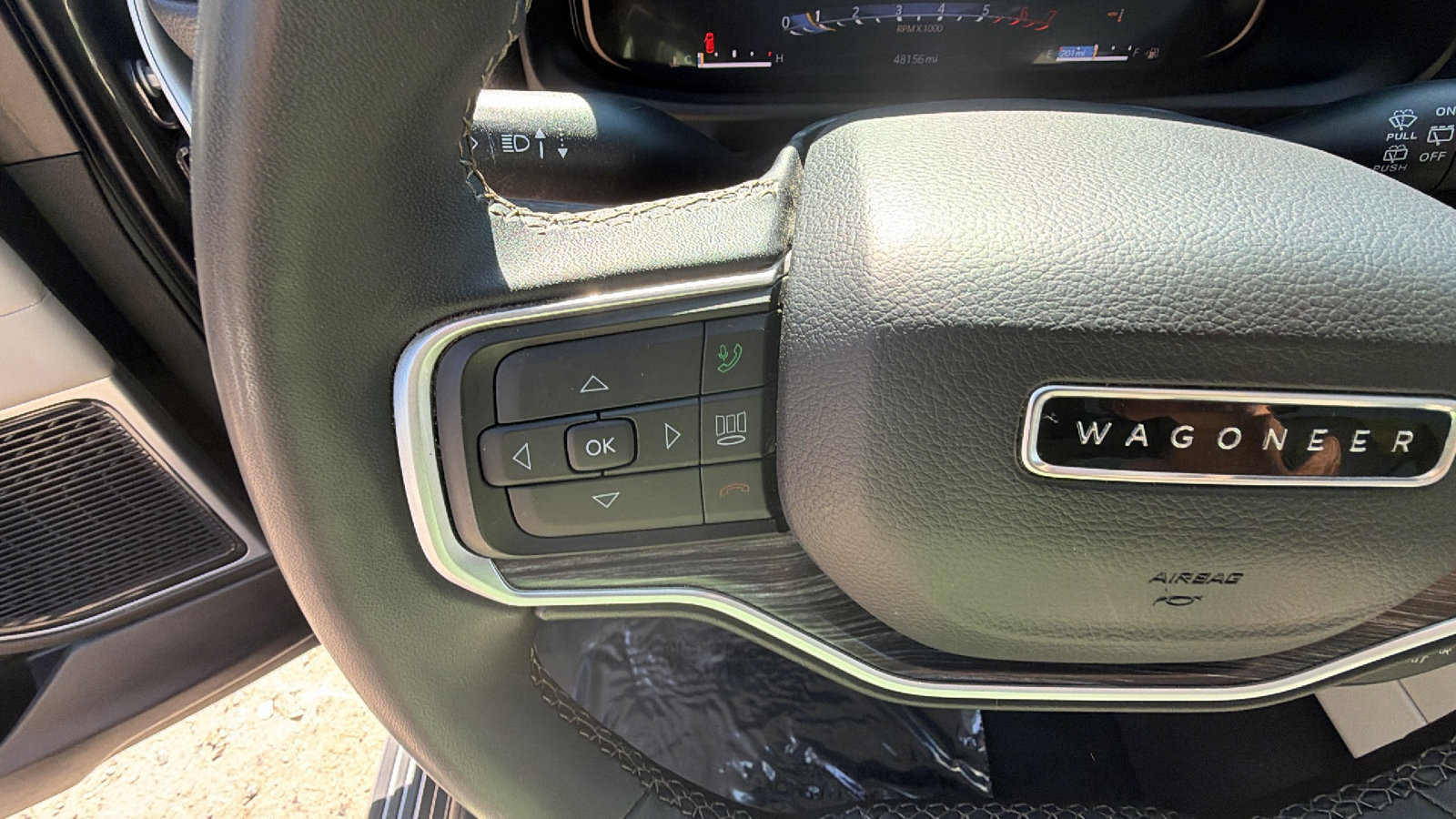 Used 2024 Jeep Wagoneer L Series III w/ Premium Group I image 32