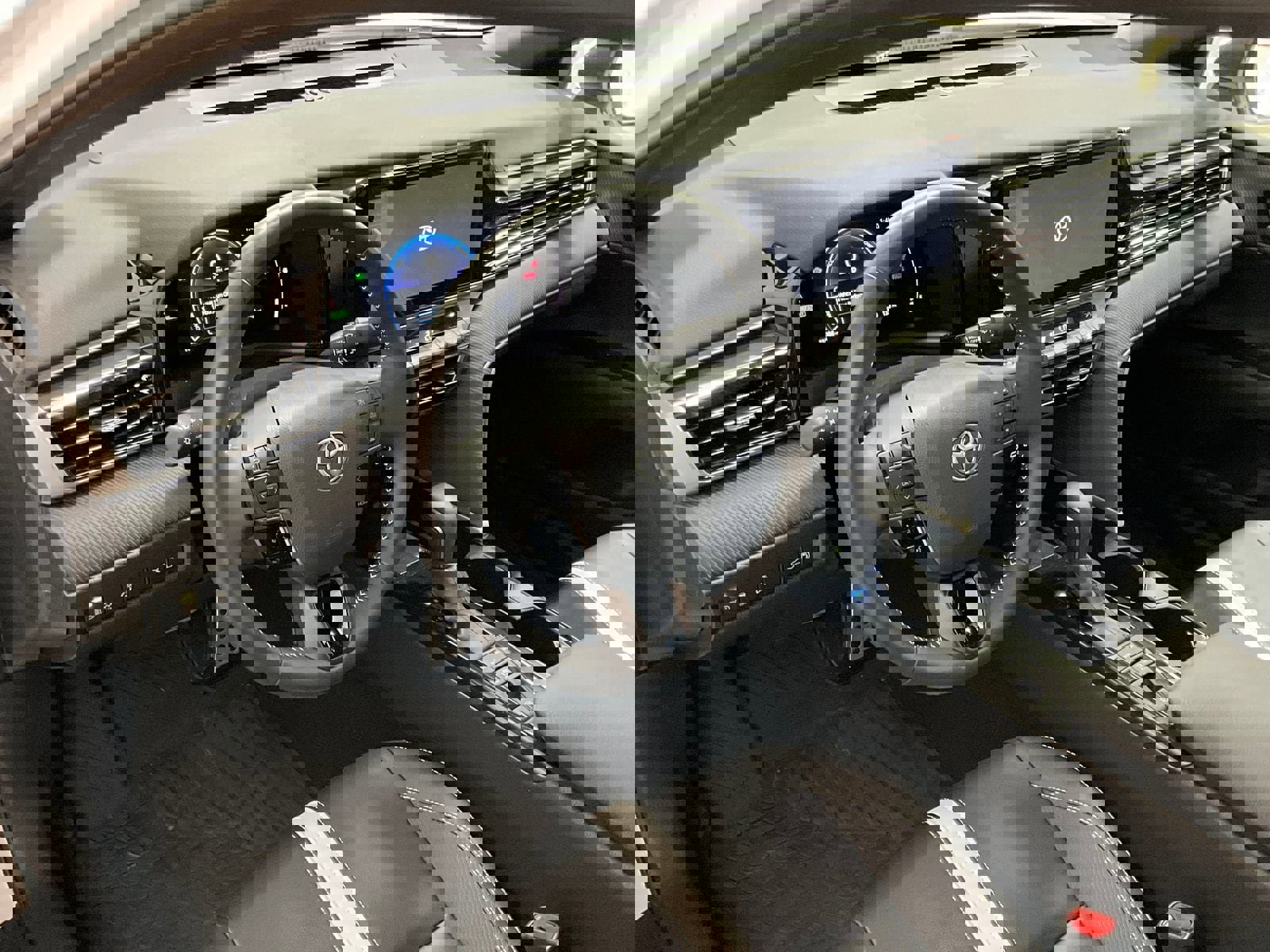 Used 2025 Toyota Camry LE image 14