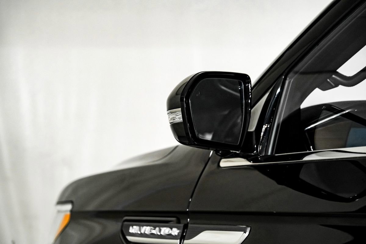 Used 2024 Lincoln Navigator Reserve image 39