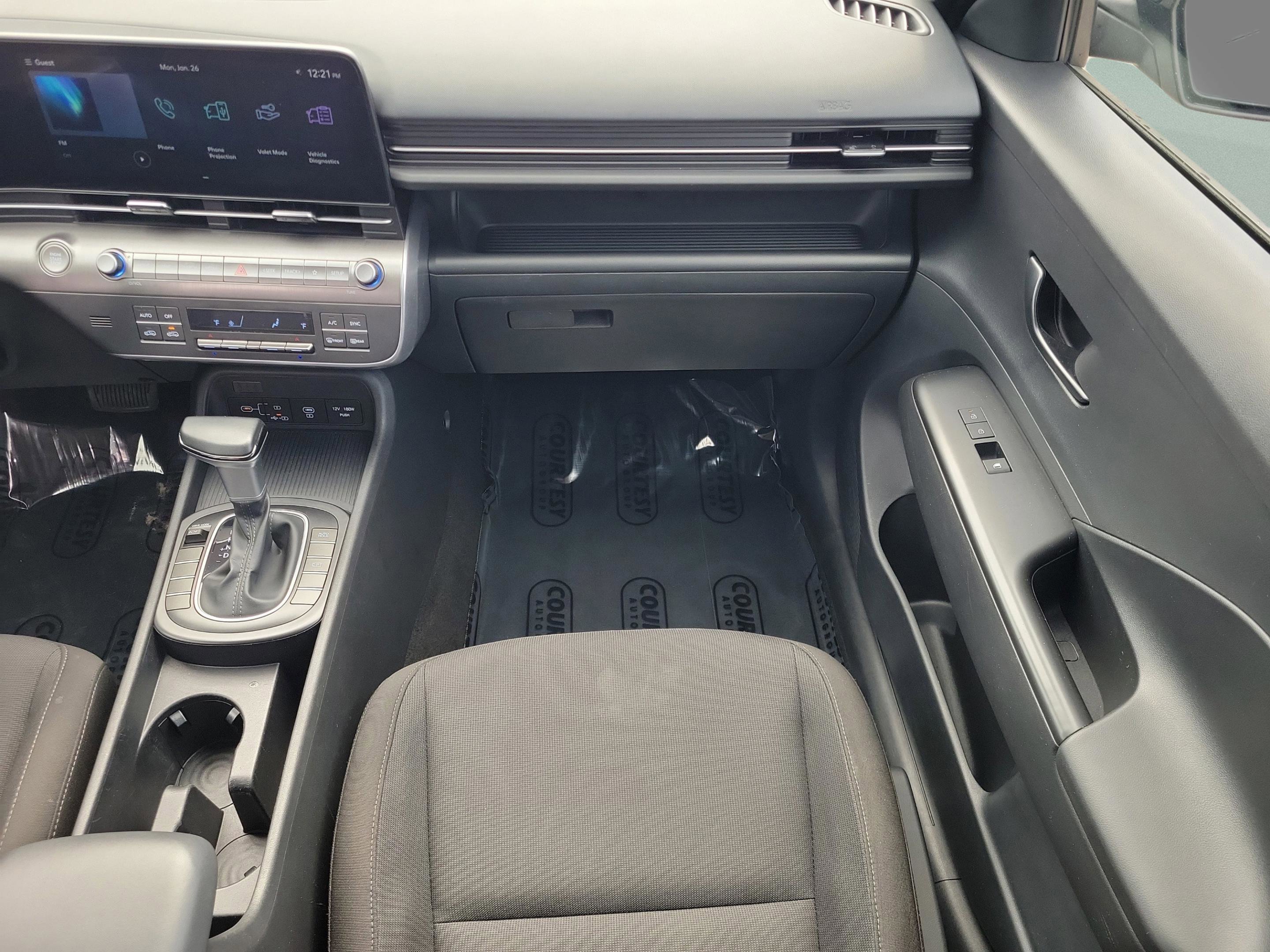 Used 2024 Hyundai Kona SEL image 10