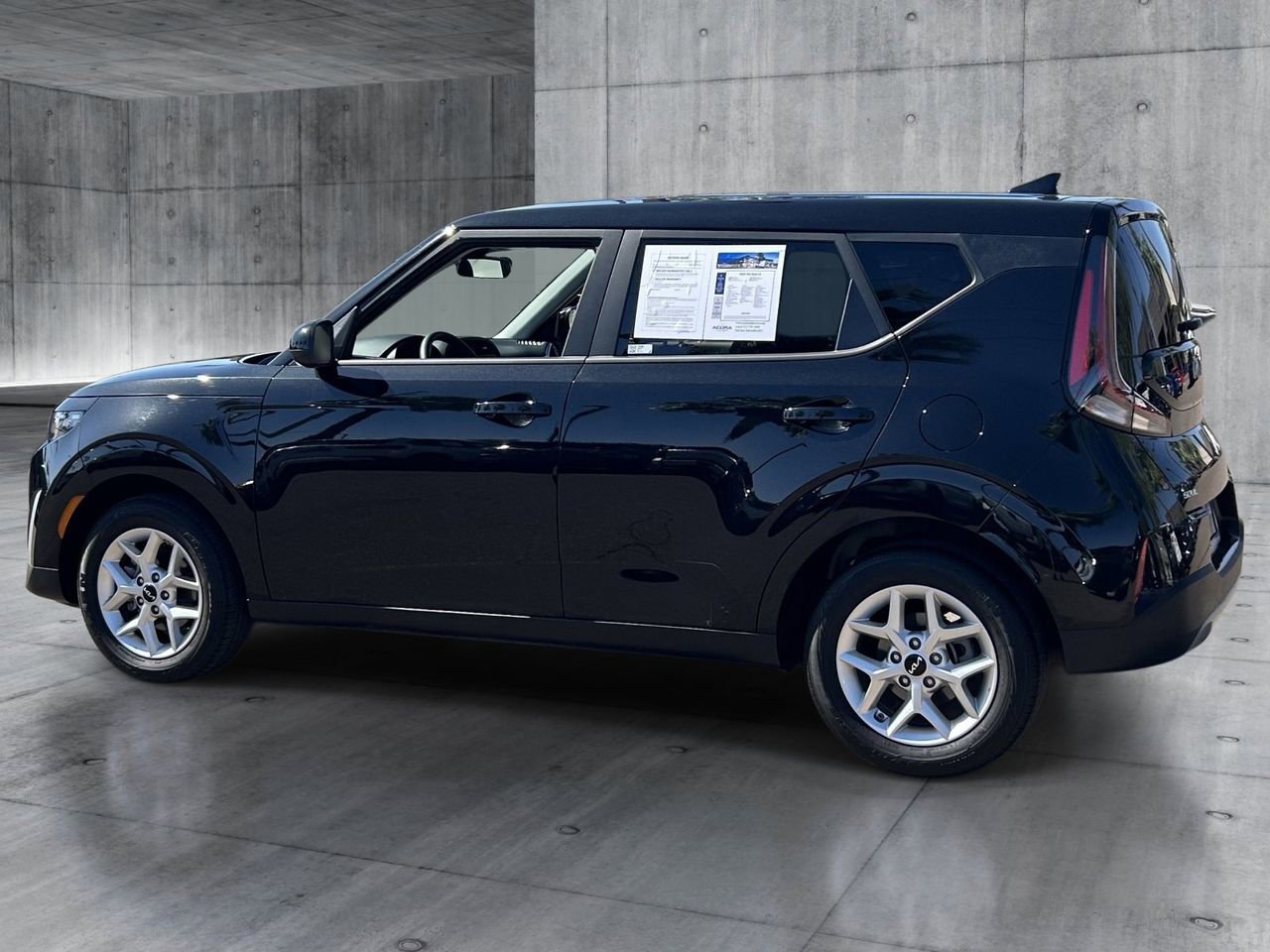 Used 2025 Kia Soul S FWD image 3