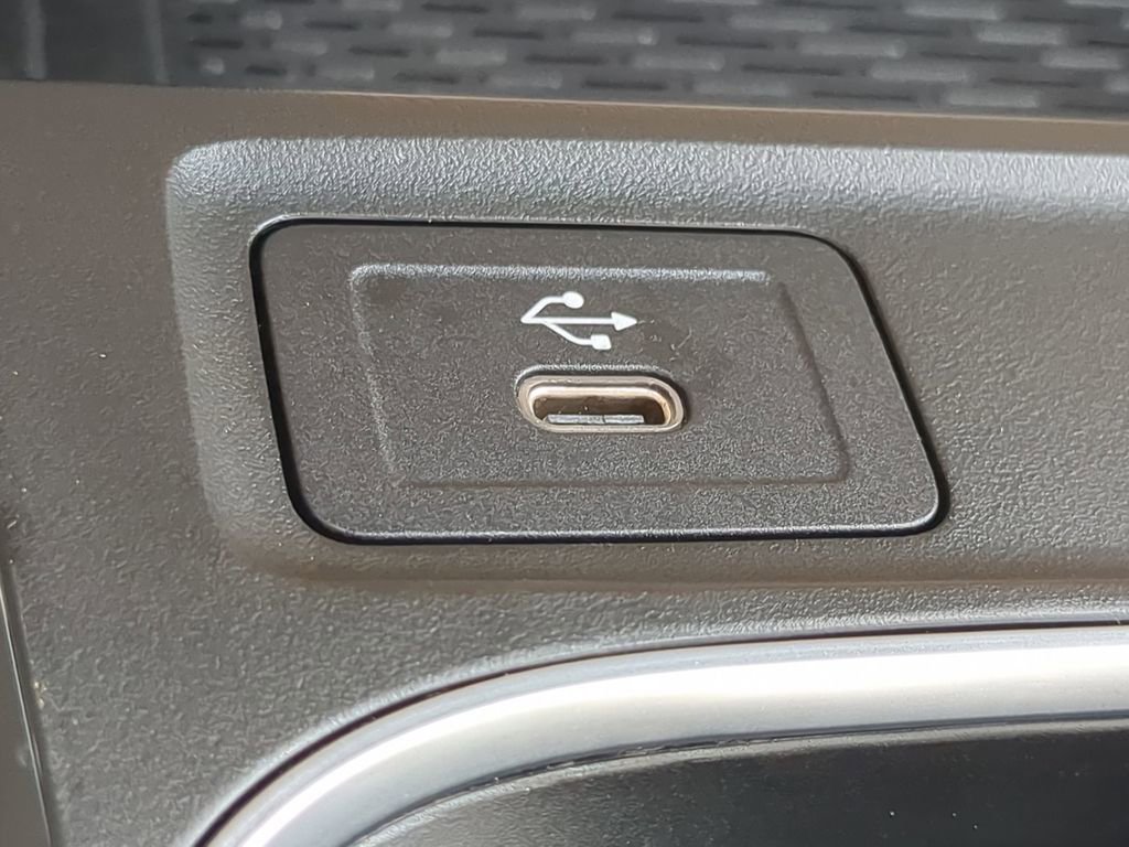 Certified 2025 Mercedes-Benz GLA 250 image 9