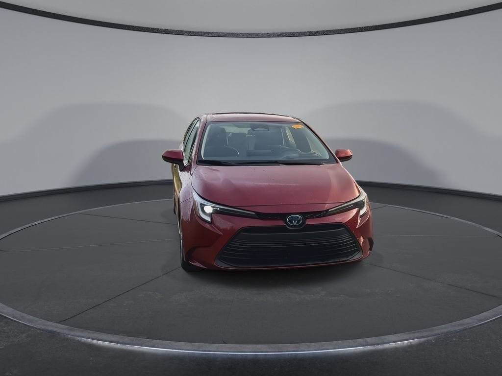 Used 2025 Toyota Corolla LE FWD image 3