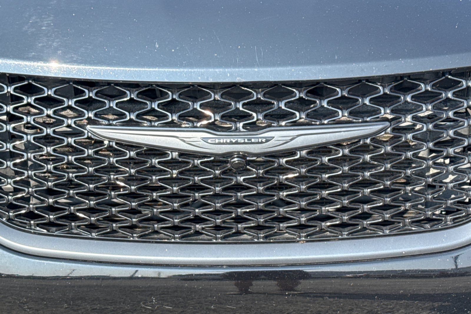 Used 2025 Chrysler Pacifica Limited FWD image 46