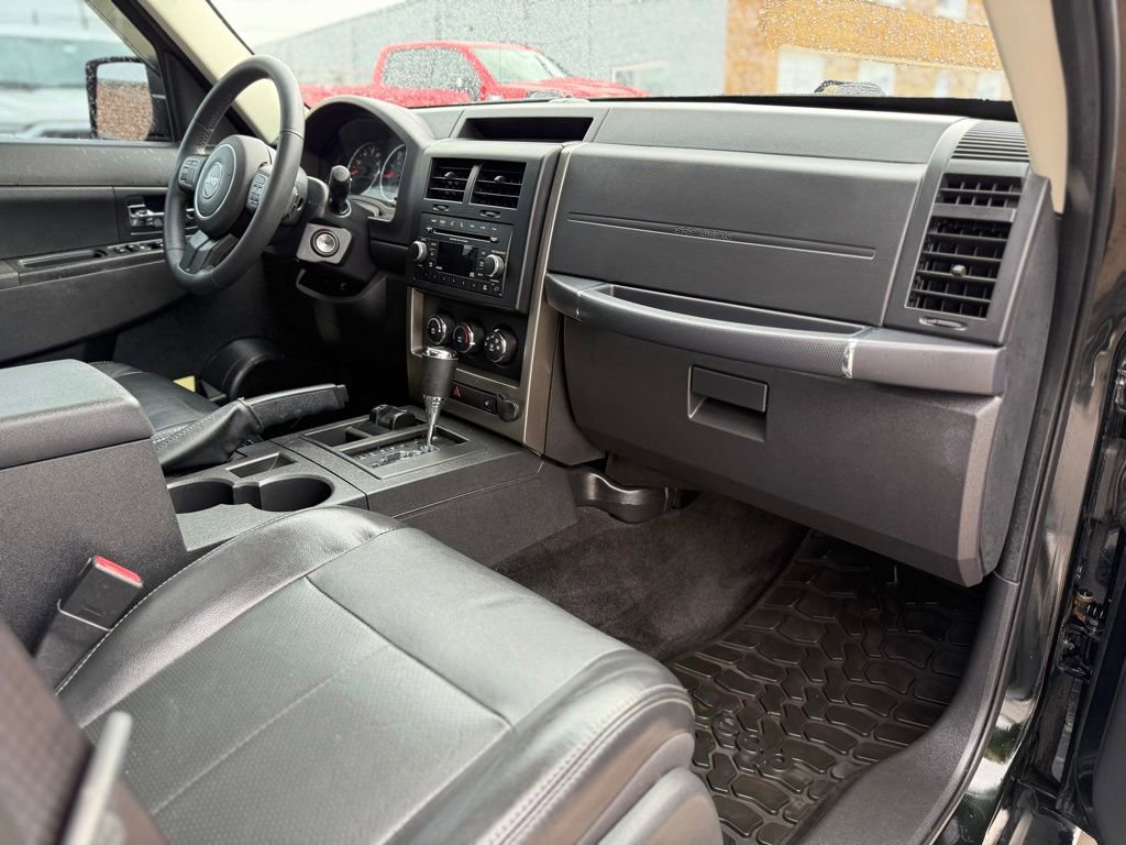 Used 2012 Jeep Liberty Sport AWD/4WD image 19