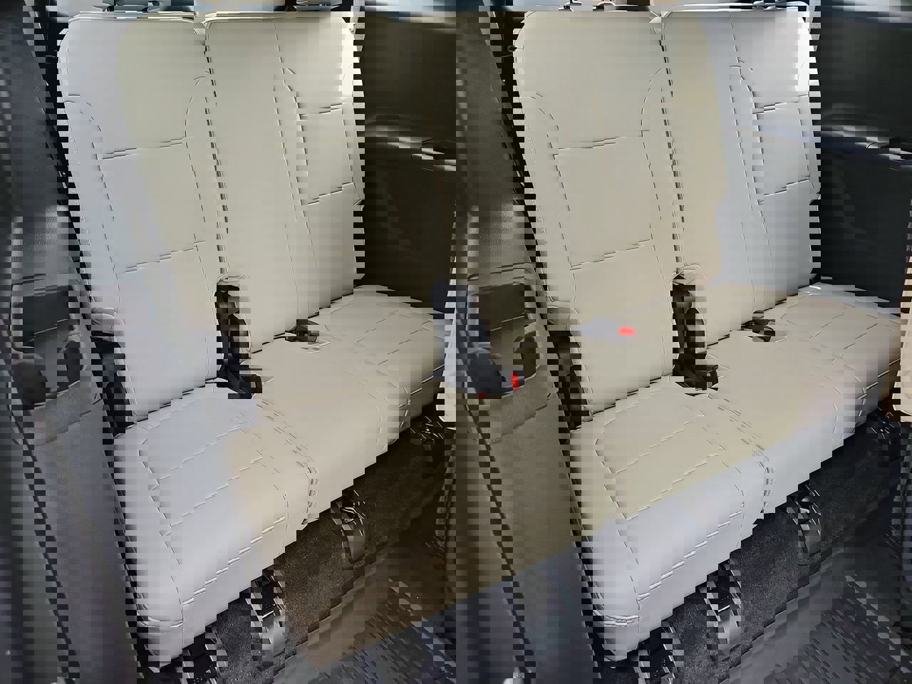 Used 2022 Chevrolet Traverse LT w/ LT Premium Package image 15