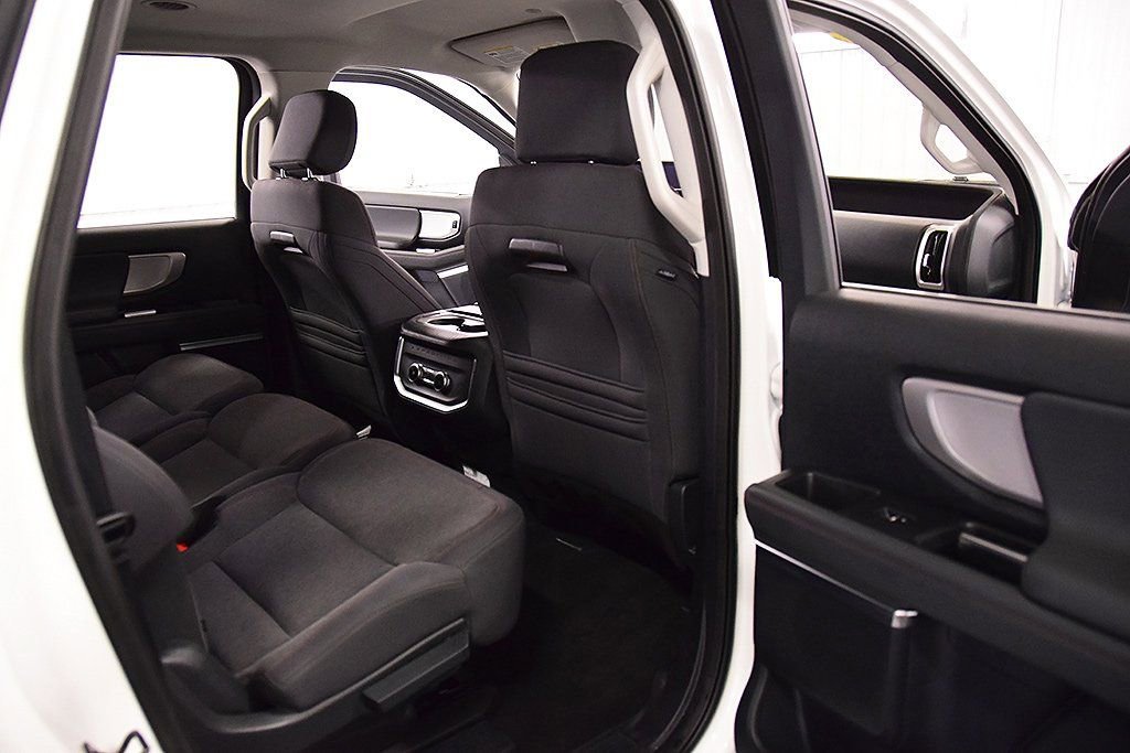 Used 2025 Ford Expedition Max Active AWD/4WD image 32