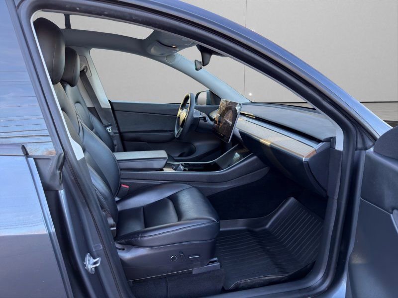 Used 2021 Tesla Model Y Long Range image 13