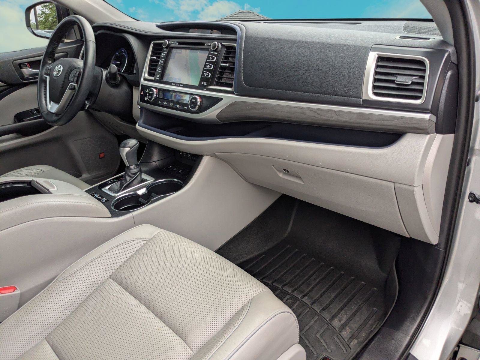 Used 2019 Toyota Highlander Limited AWD/4WD image 25