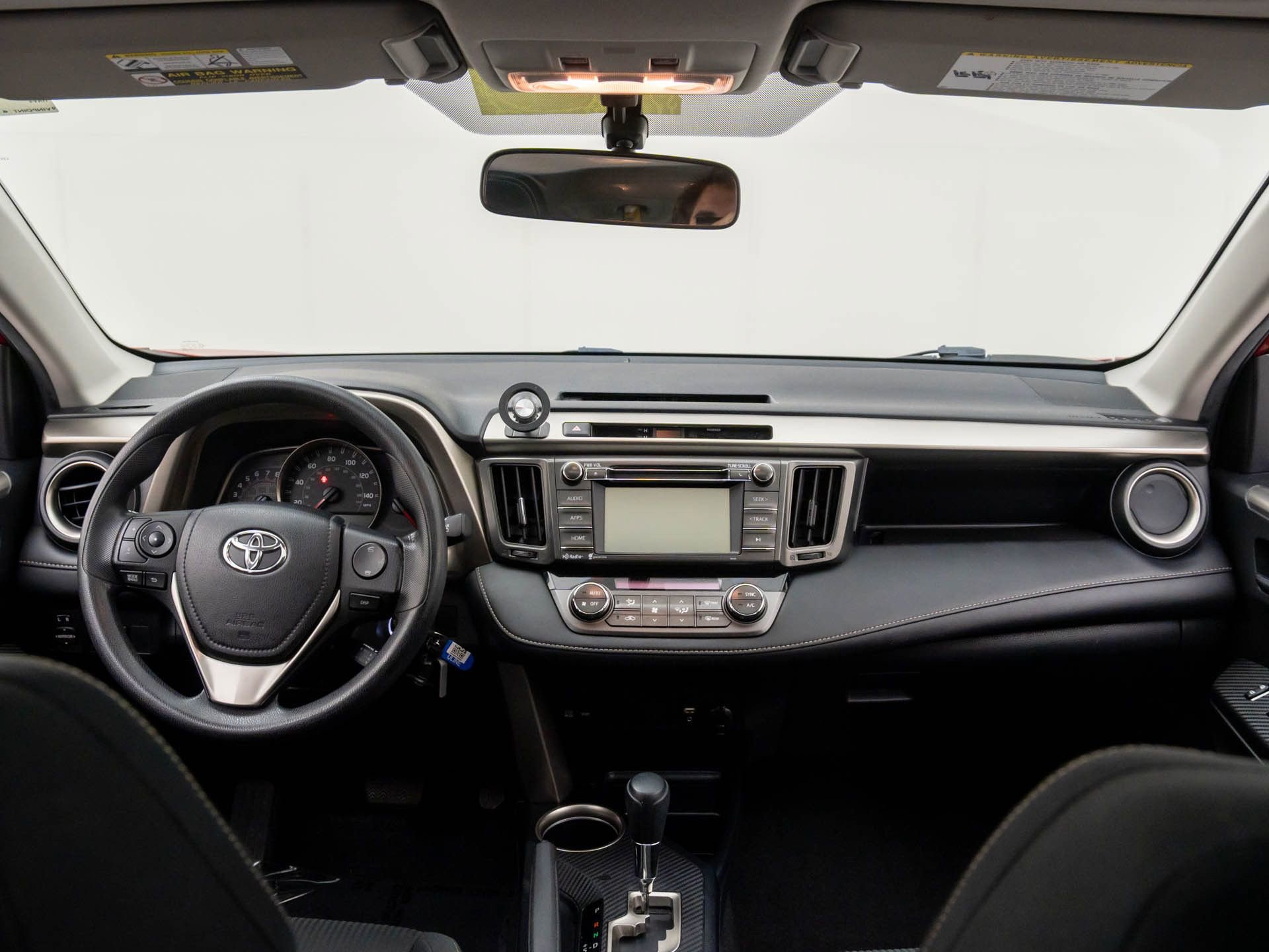 Used 2015 Toyota RAV4 XLE image 10