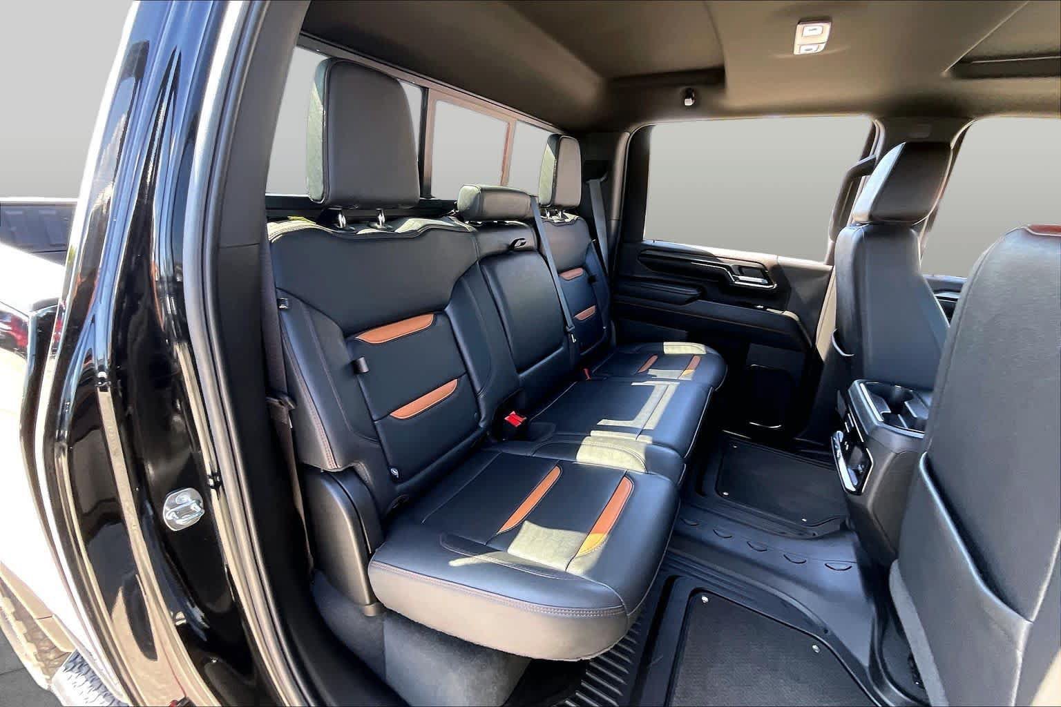 Used 2024 GMC Sierra 3500 AT4 w/ AT4 Premium Plus Package AWD/4WD image 21