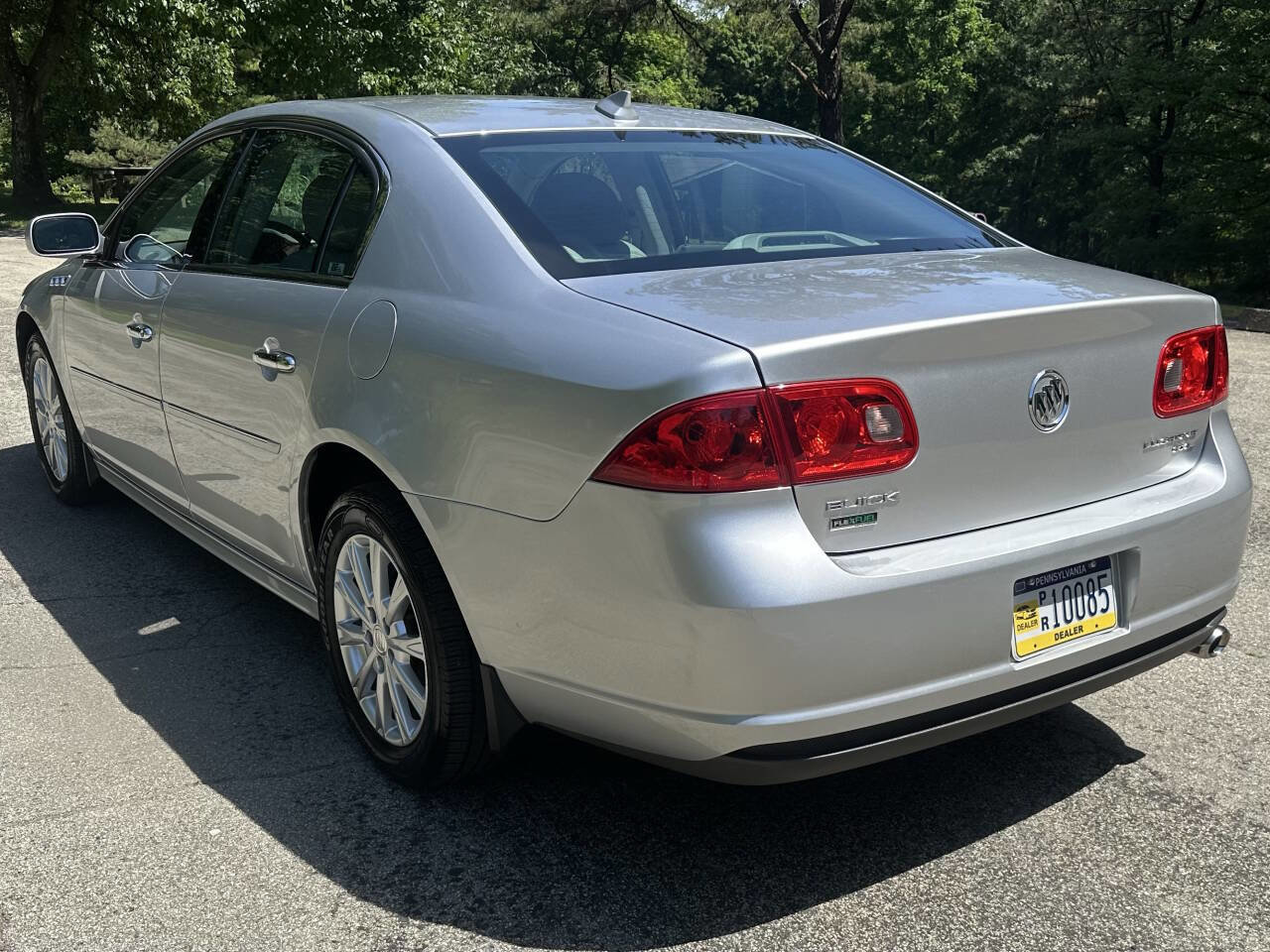 Used 2011 Buick Lucerne CXL FWD image 4