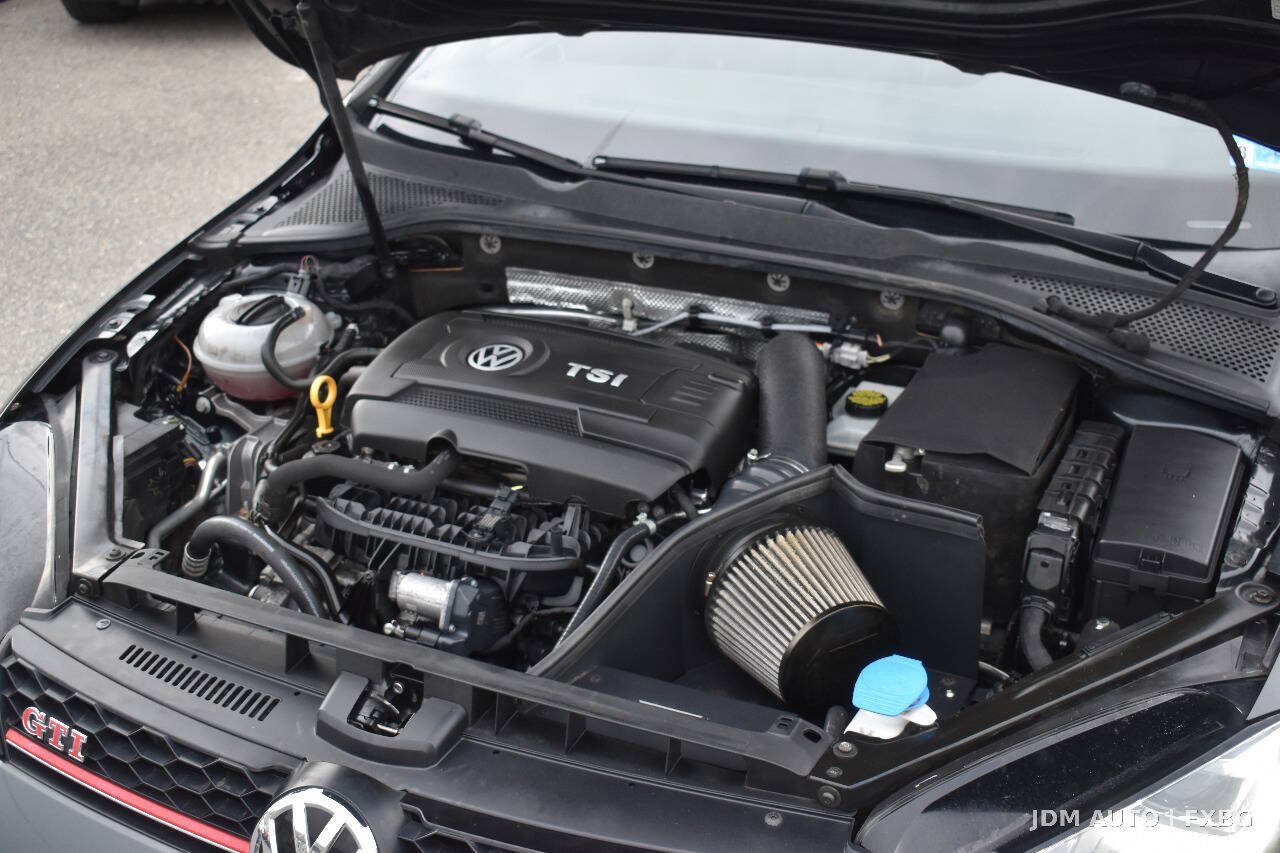 Used 2017 Volkswagen GTI SE FWD image 29