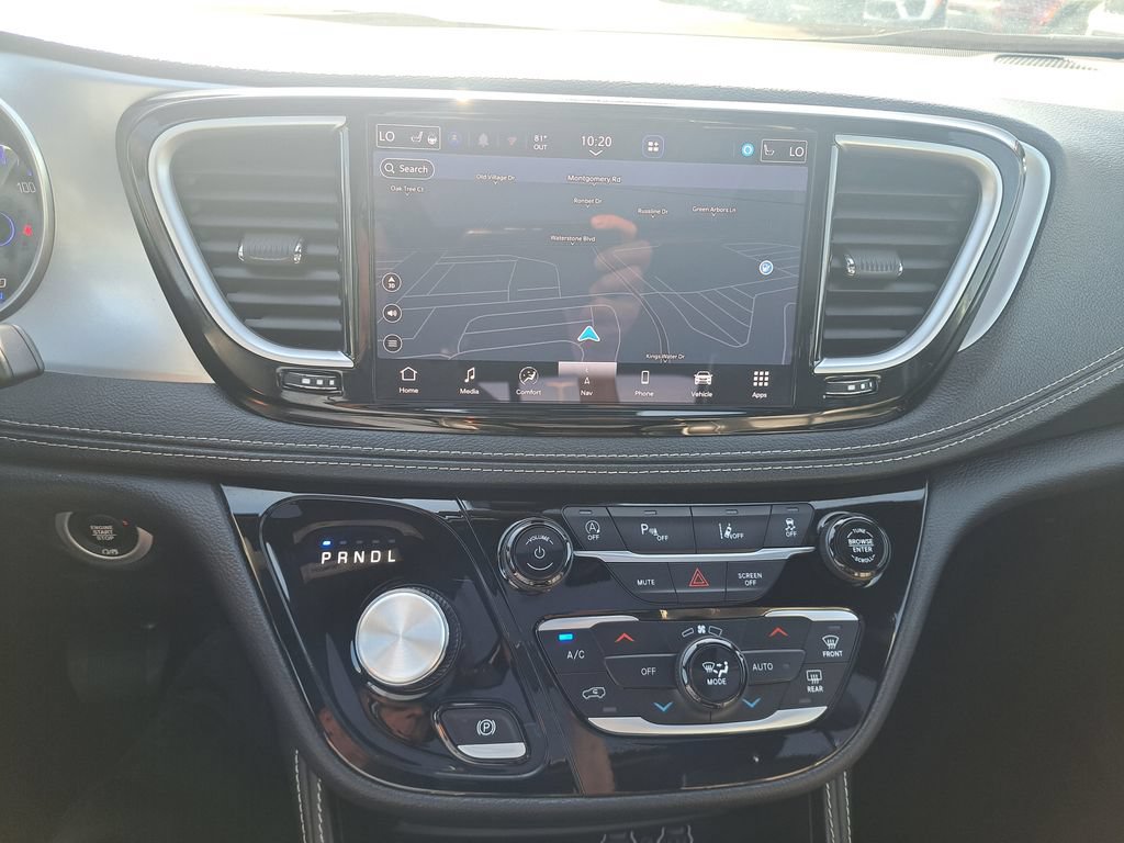 Used 2025 Chrysler Pacifica Limited FWD image 18