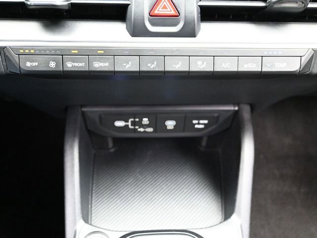 Used 2025 Kia K4 LXS image 39