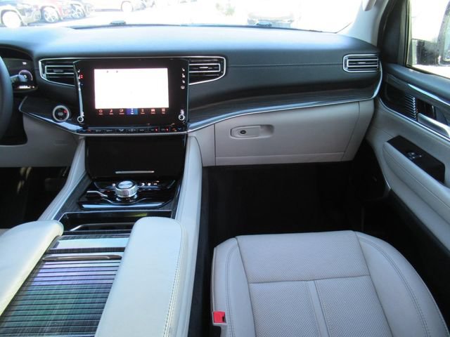 Used 2022 Jeep Wagoneer Series II AWD/4WD image 14
