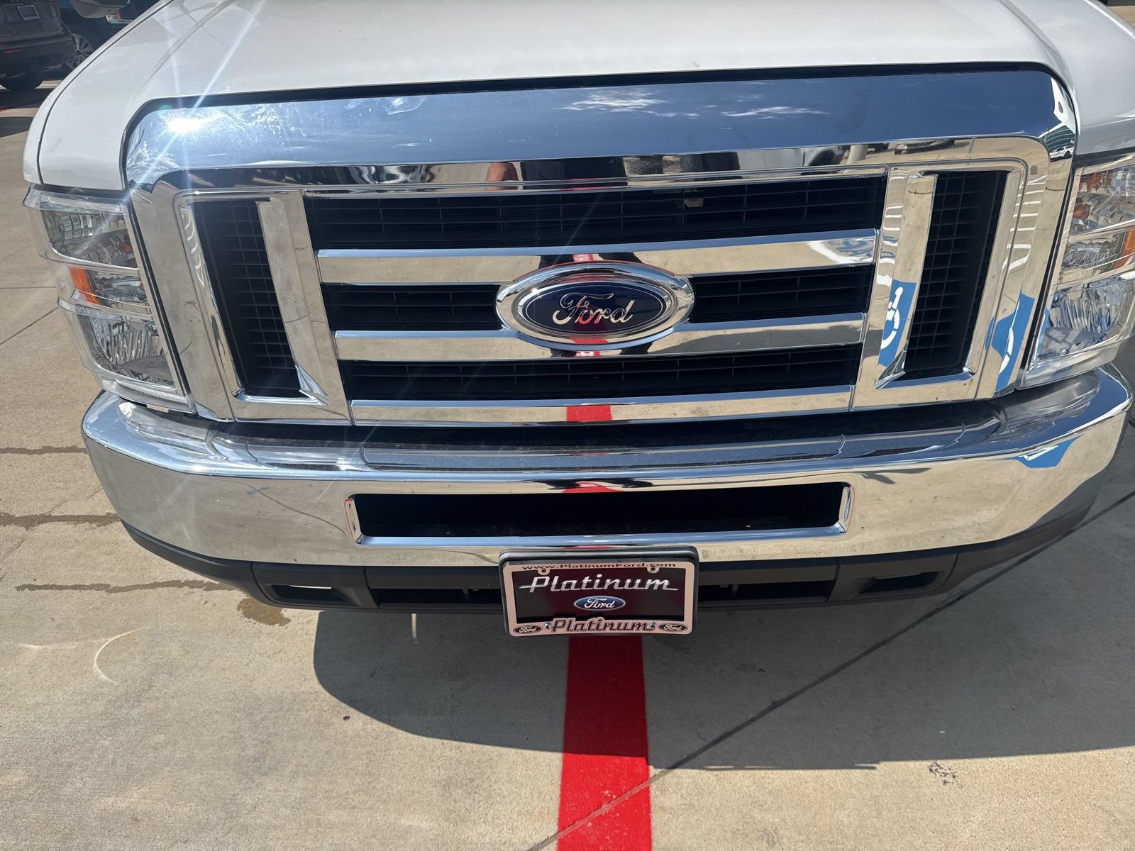 Used 2018 Ford E-450 and Econoline 450 Super Duty w/ Motorhome Prep Package RWD image 12