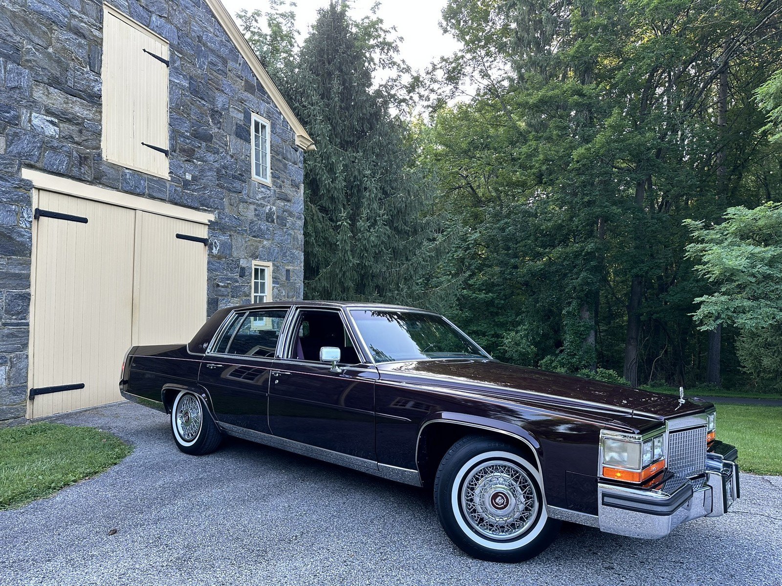 Used 1987 Cadillac Brougham RWD image 30