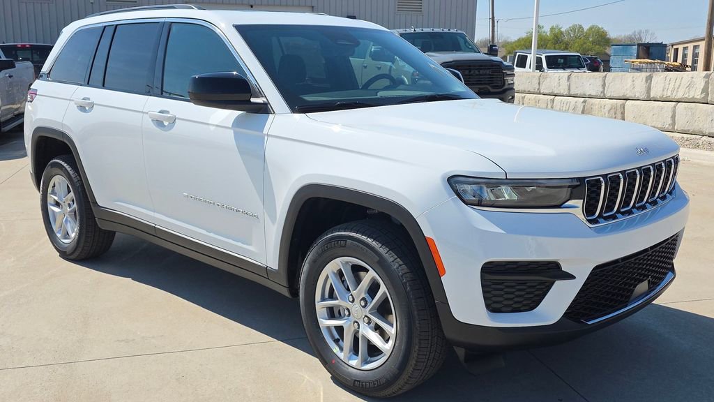 New 2026 Jeep Grand Cherokee Laredo AWD/4WD image 7