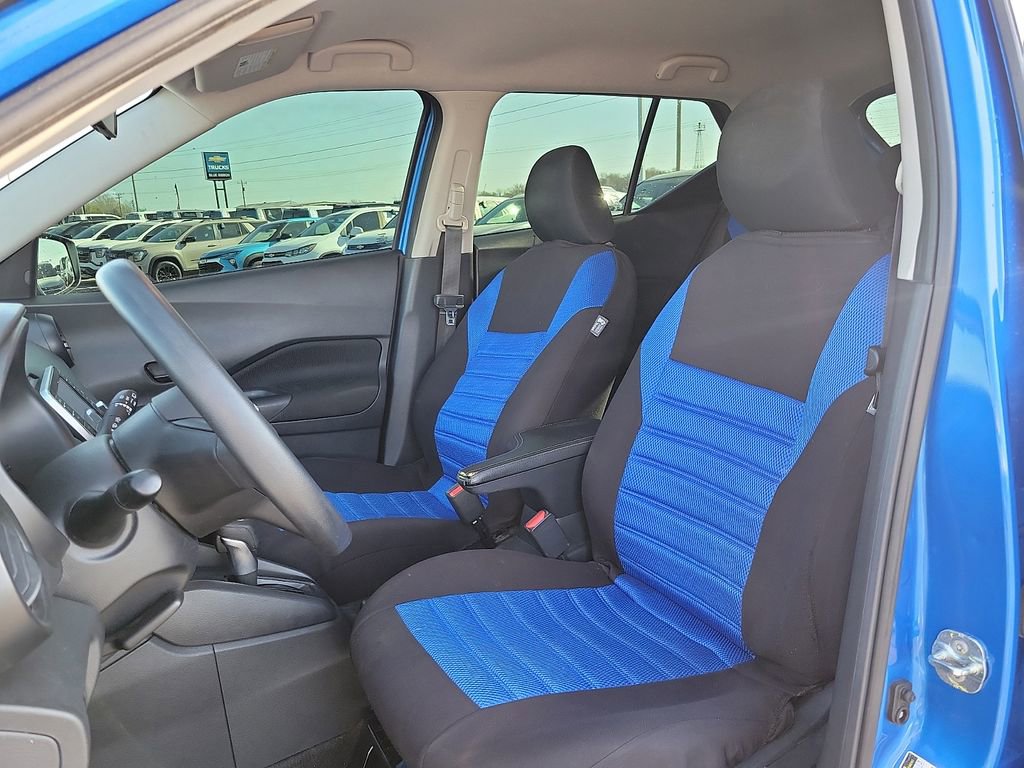 Used 2023 Nissan Kicks S FWD image 11