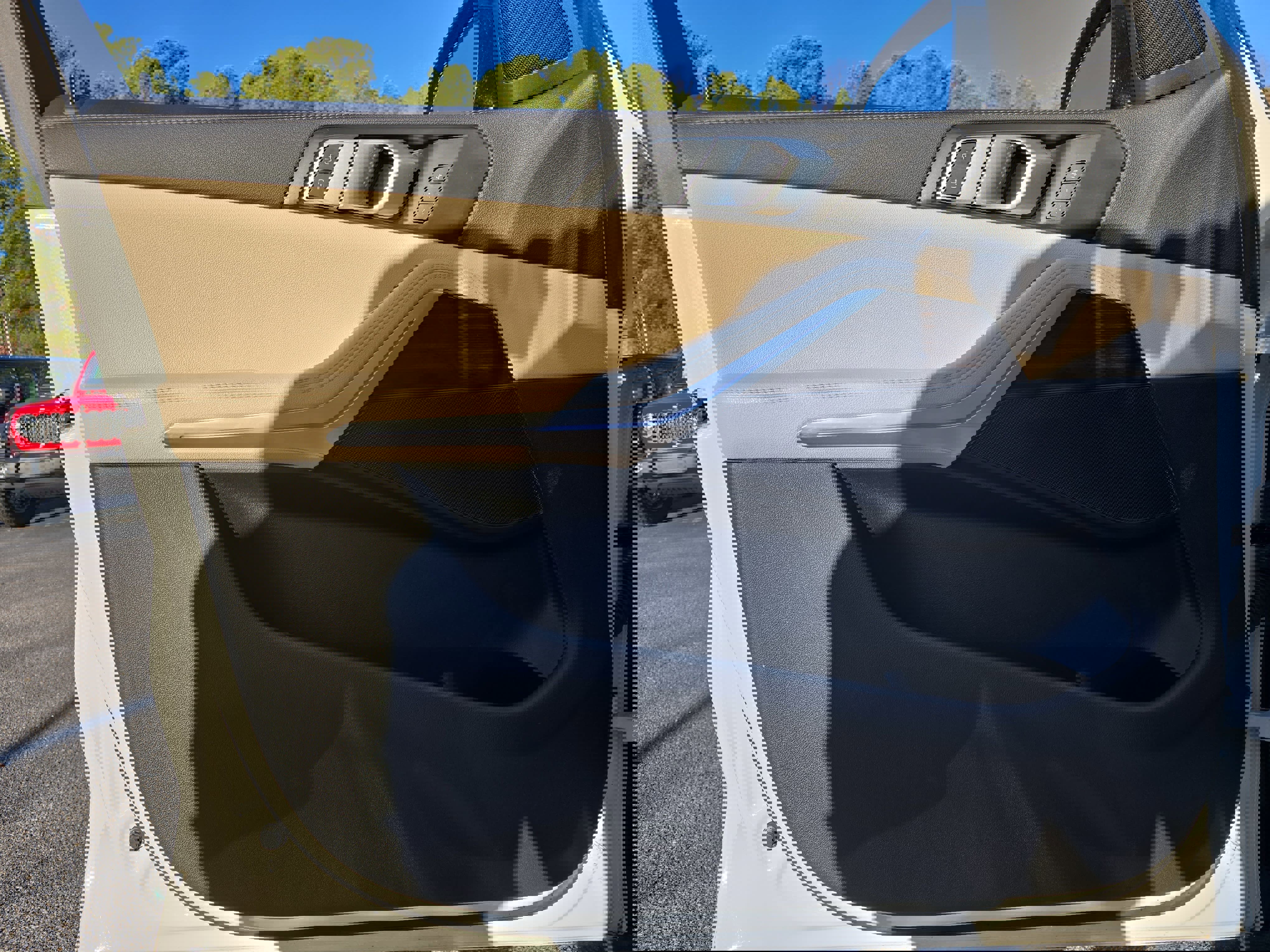 Used 2020 BMW X5 xDrive40i w/ Premium Package image 28