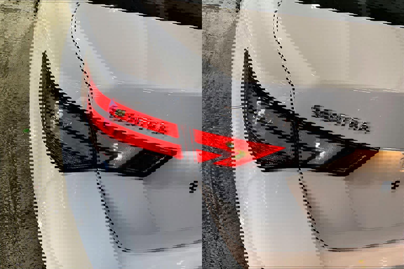 Used 2025 Nissan Sentra S image 27