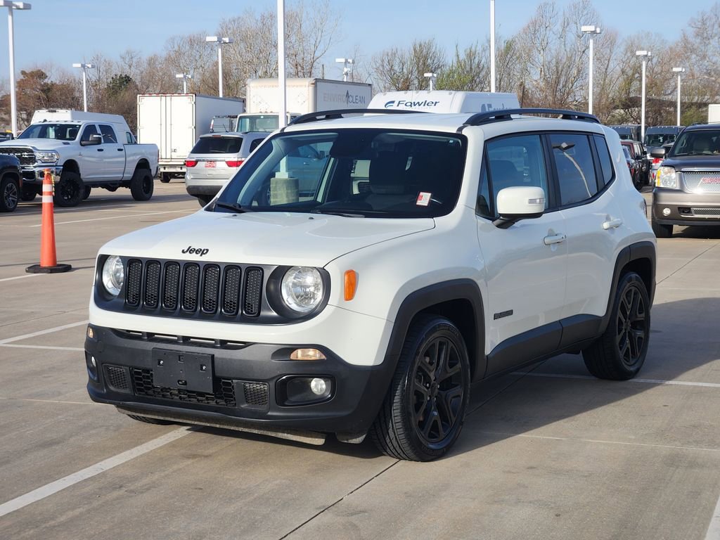 Used 2018 Jeep Renegade Altitude FWD image 3