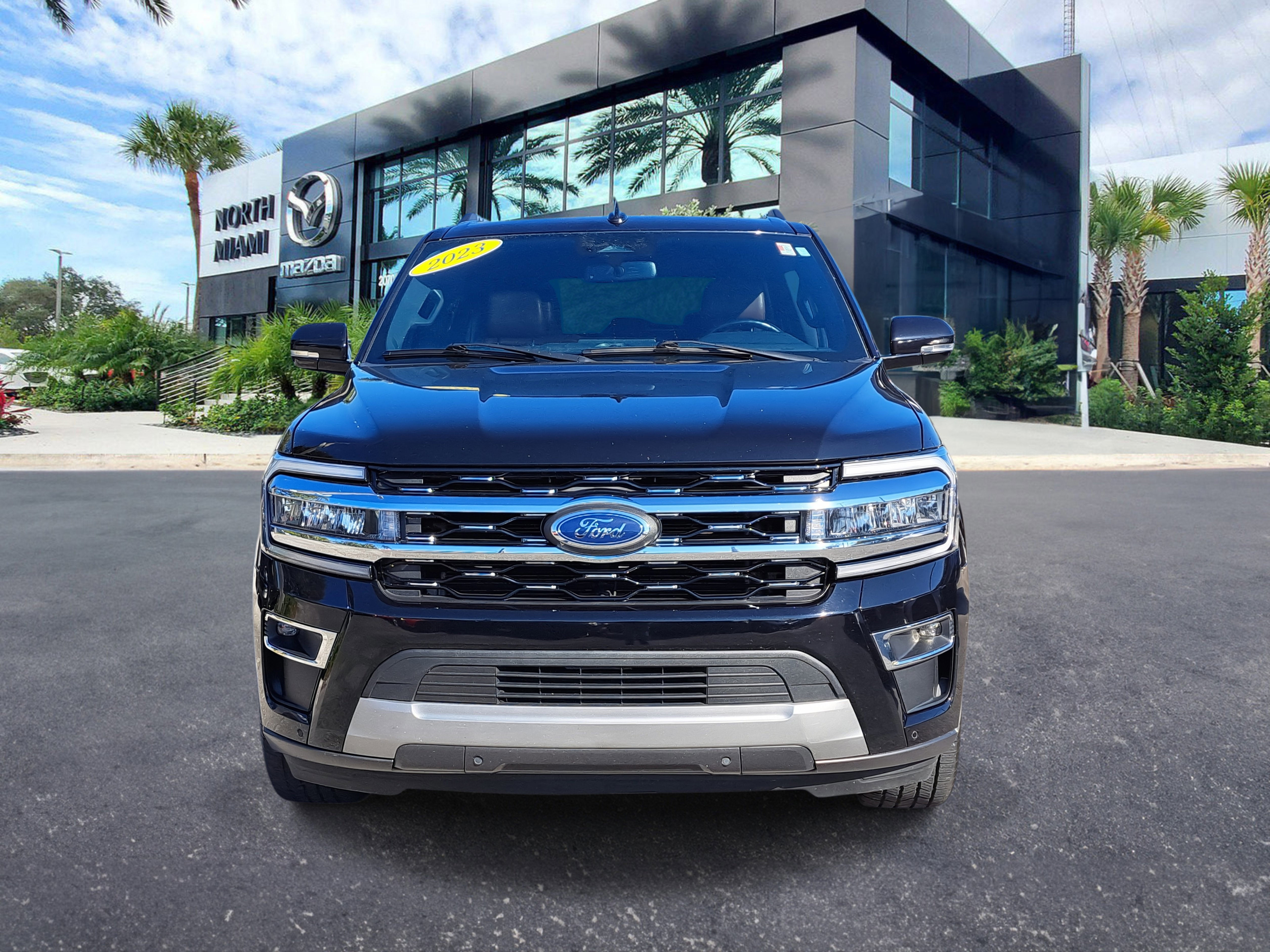 Used 2023 Ford Expedition Limited image 2