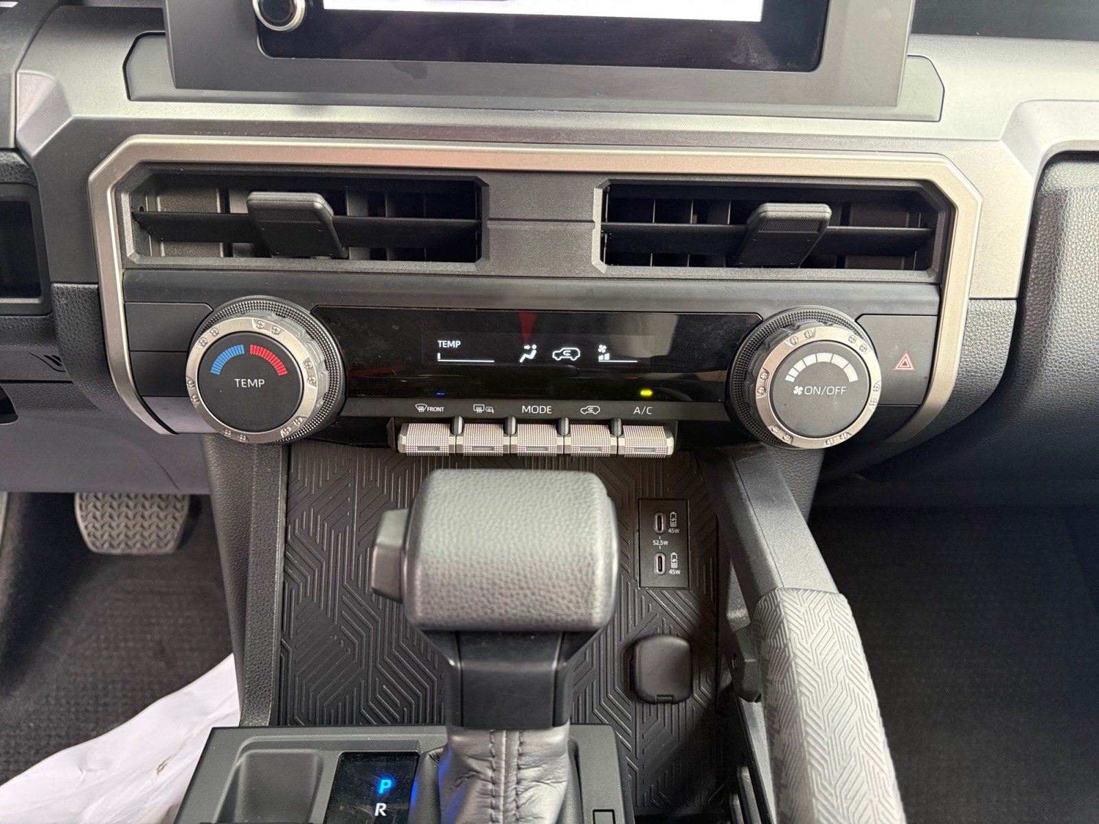 Used 2025 Toyota 4Runner SR5 AWD/4WD image 12