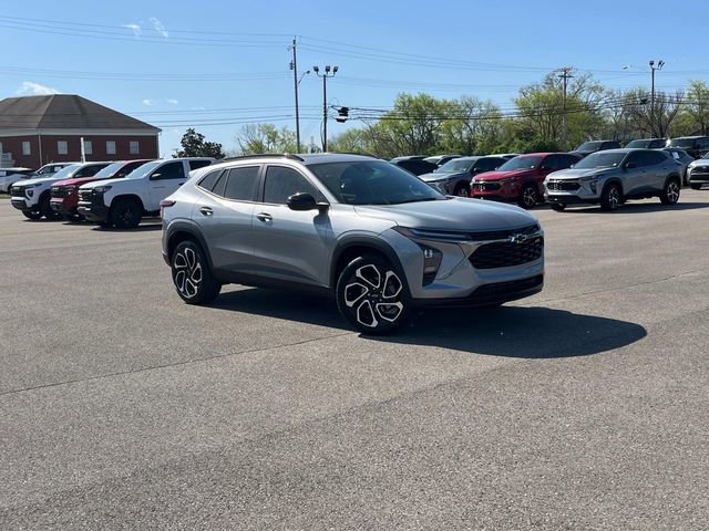 Certified 2026 Chevrolet Trax RS w/ Sunroof Package image 2