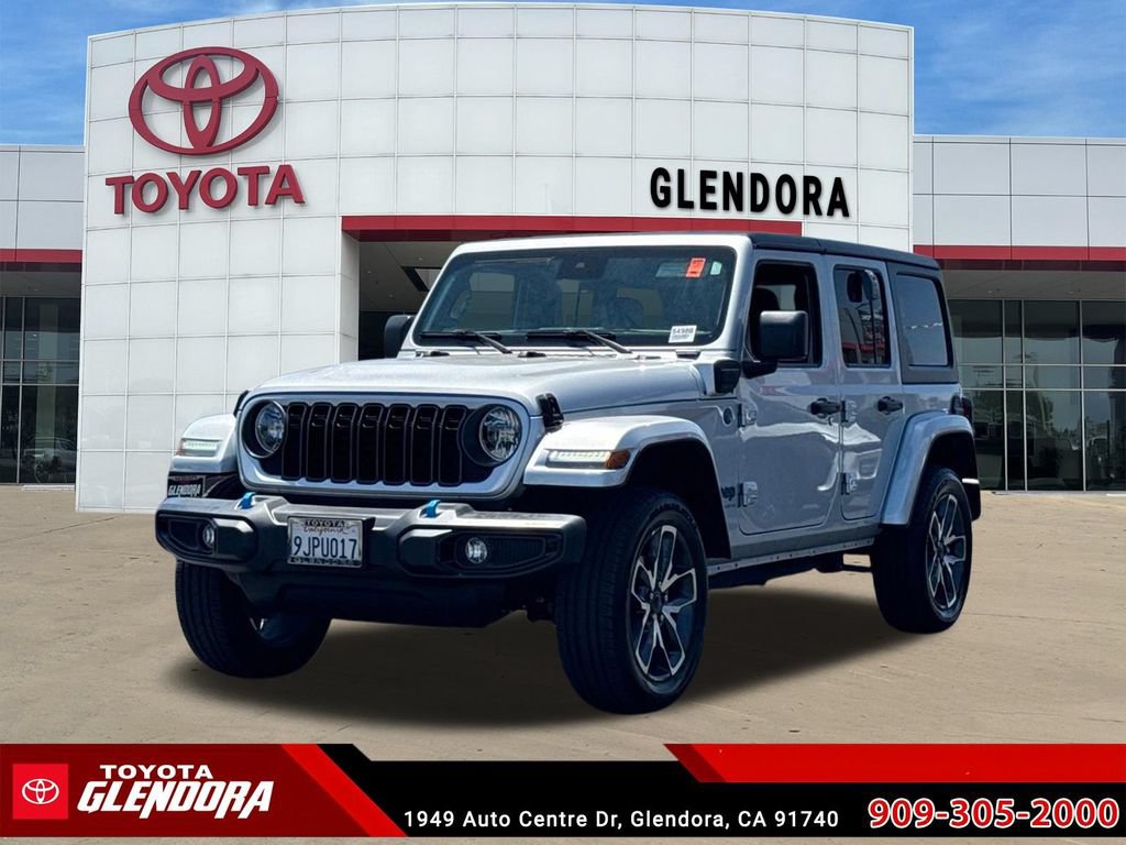 Used 2024 Jeep Wrangler Unlimited w/ Convenience Group AWD/4WD image 5