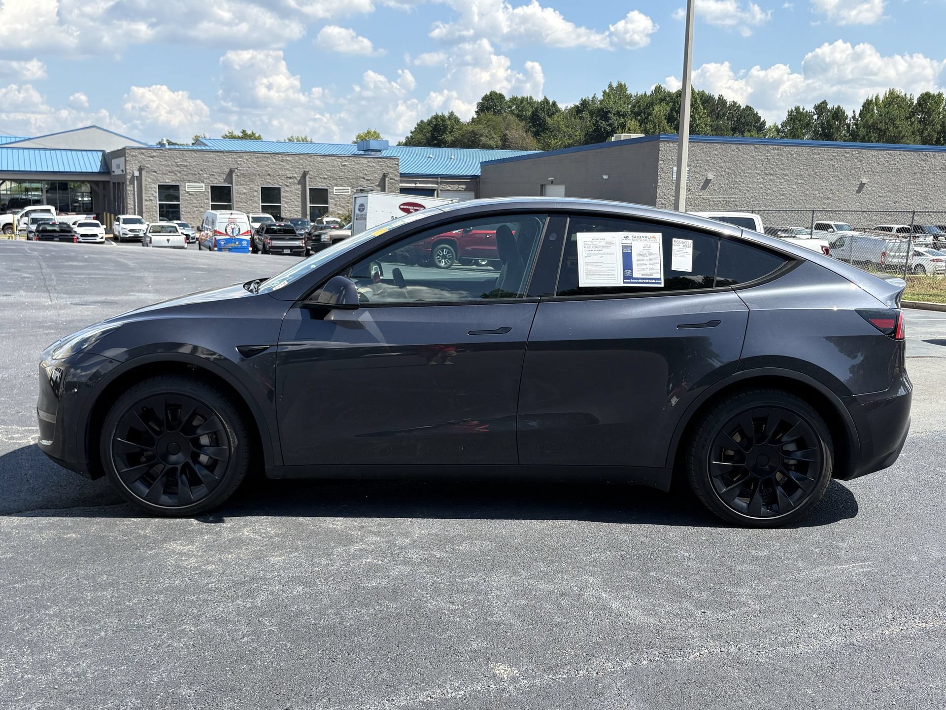 Used 2024 Tesla Model Y Long Range AWD/4WD image 16