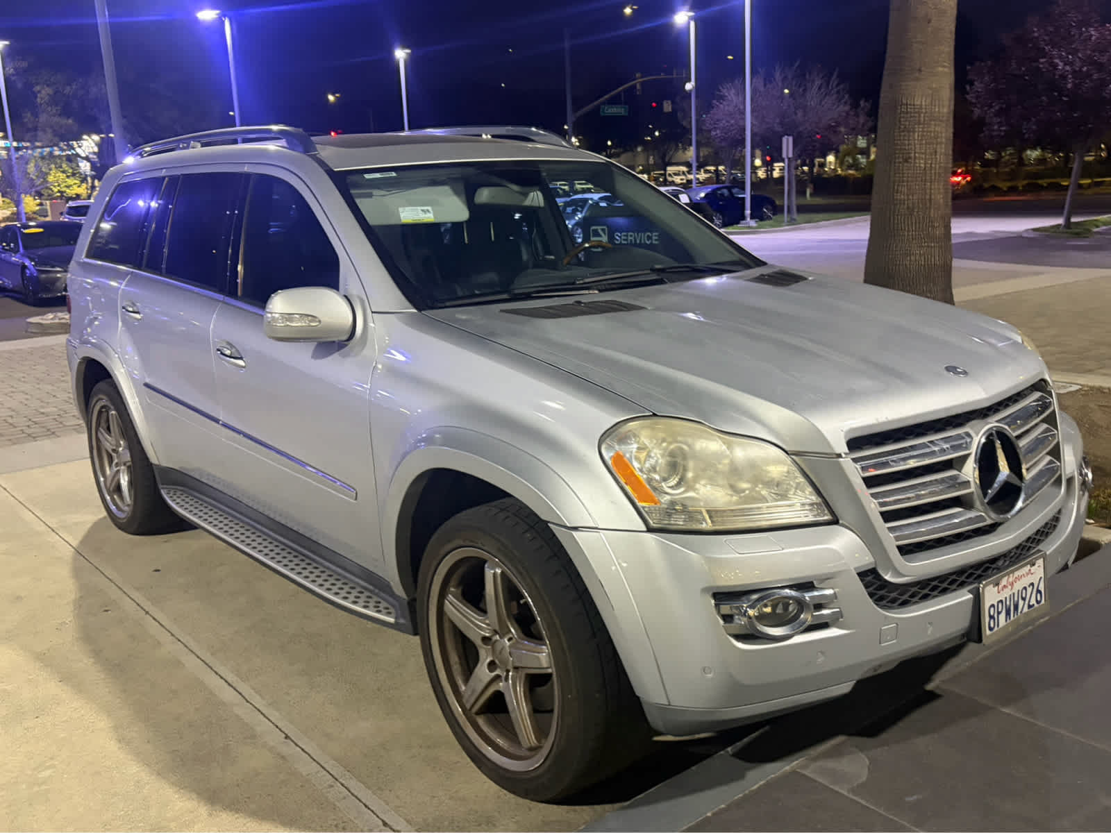 Used 2008 Mercedes-Benz GL 550 4MATIC image 2