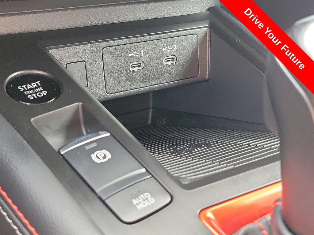 Used 2025 Nissan Kicks SR AWD/4WD image 13