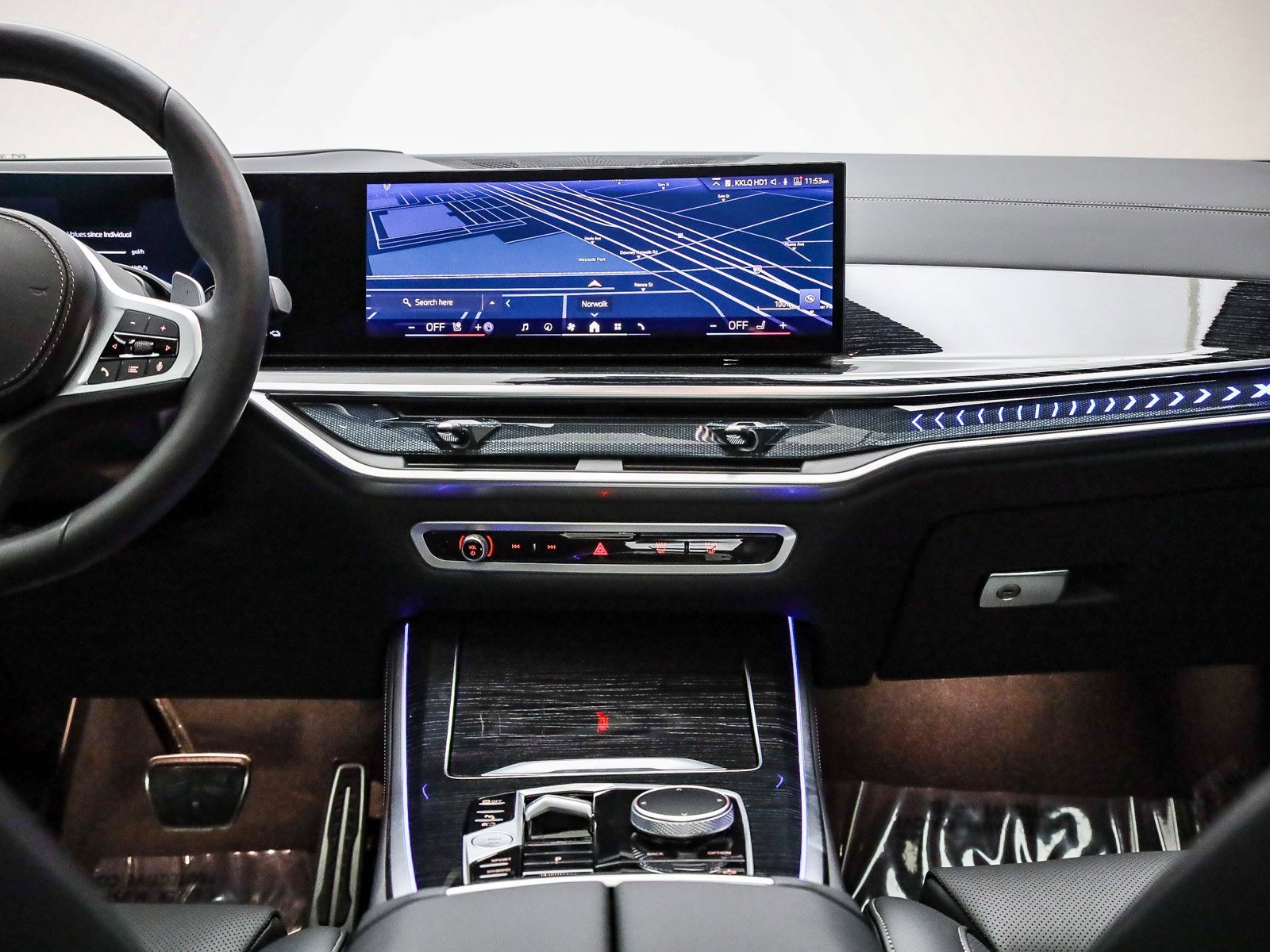 Used 2026 BMW X5 xDrive50e w/ M Sport Package image 14