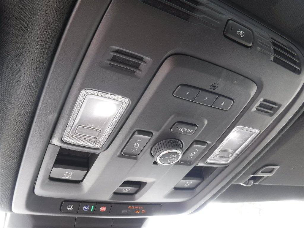 Used 2023 Cadillac Escalade ESV Premium Luxury image 29