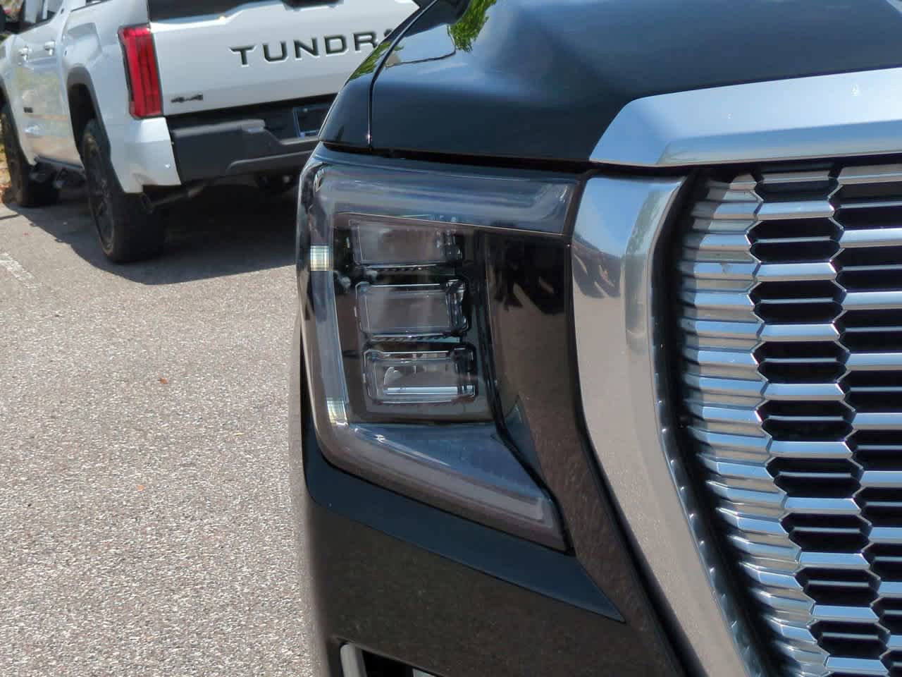 Used 2021 GMC Yukon Denali AWD/4WD image 10