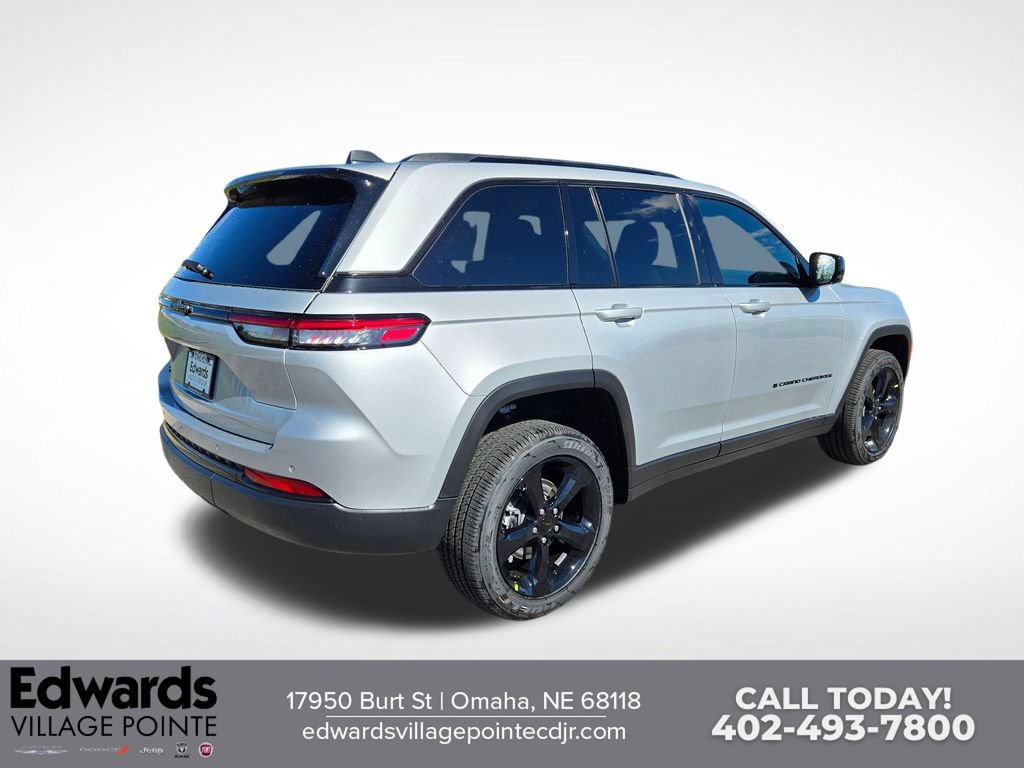 New 2025 Jeep Grand Cherokee Altitude AWD/4WD image 3
