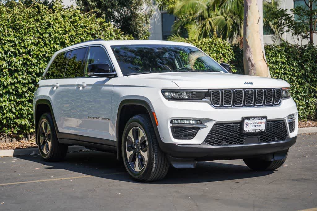 Used 2022 Jeep Grand Cherokee Limited 4xe w/ Luxury Tech Group II AWD/4WD image 3
